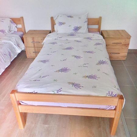 Guest House Ulnika Vusanje Экстерьер фото